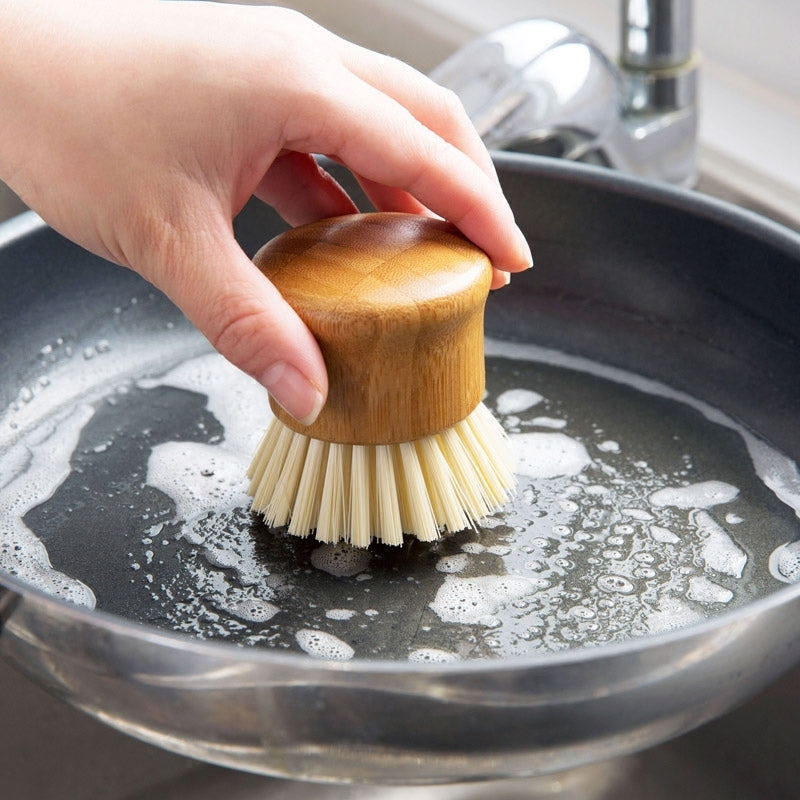 Bamboo handle round head cleaning brush