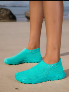 Women's Solid Color Contrast Mesh Water Shoes, Lightweight Breathable Barefoot Shoes for Beach Swimming Pool, Outdoor Sports Shoes for Women & Girls, Watershoes, Water Footwear, Wading Shoes Medium Wash & other colors