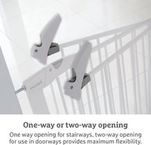 Munchkin Stair Gate Maxi Secure Toddler & Baby Gate 76-82cm extends up to 117cm with separately sold extensions | Pressure Fit Baby Safety & Dog Gate for Doorways | No-Screw Install Child Gate, White