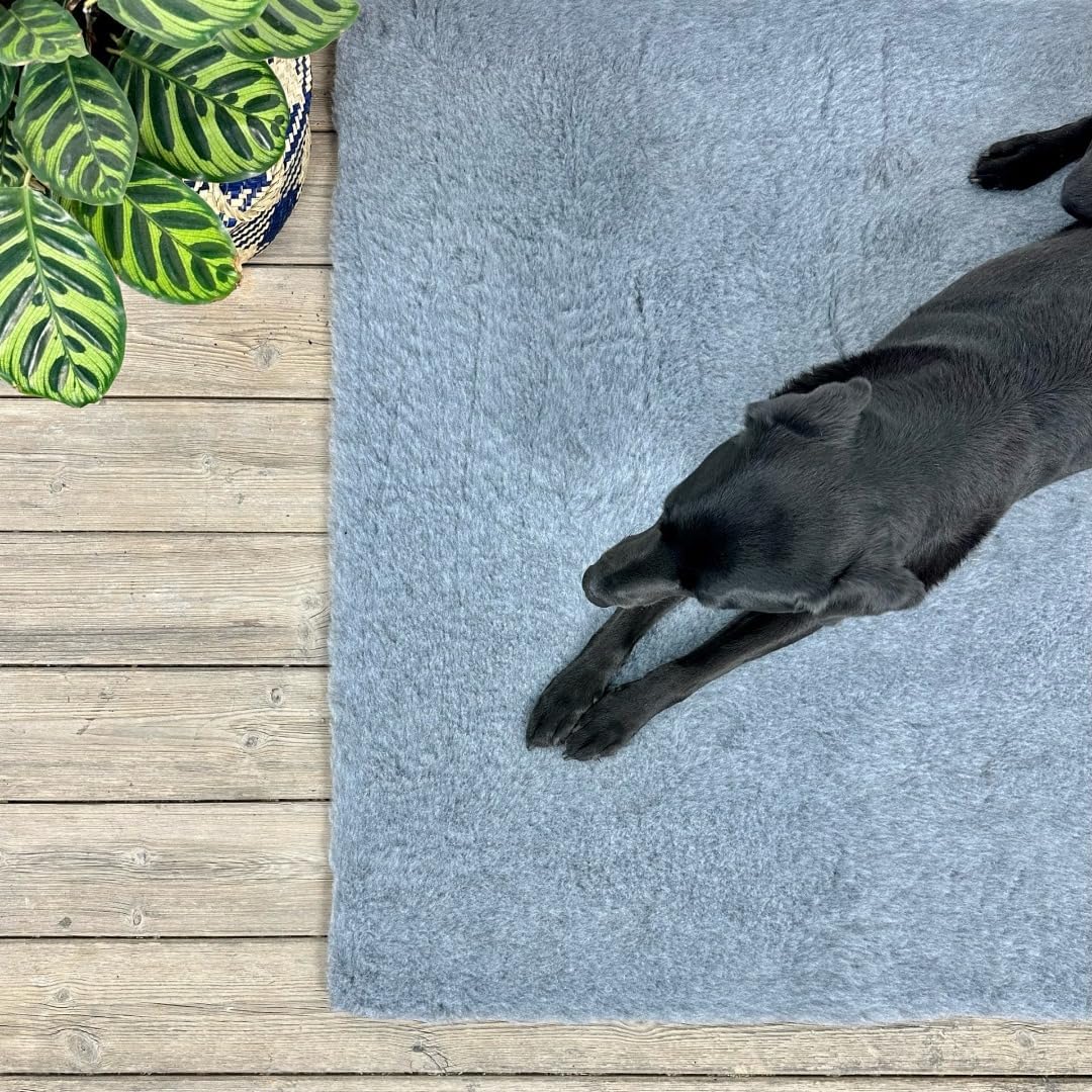 Traditional Grey High-Grade Vet Bedding 30mm Cut in Squares & Rolls. THICK WHELPING FLEECE DOG PUPPY PRO BED Size: 75cm x 51cm
