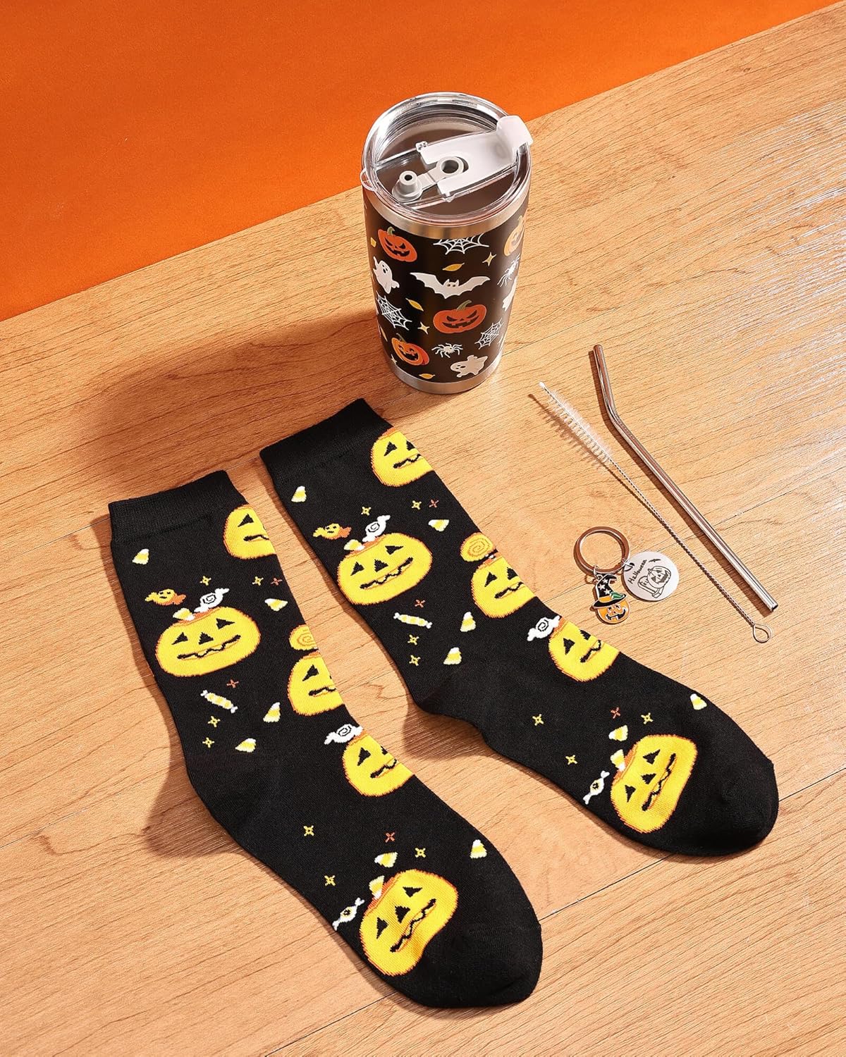 Halloween Gifts for Women Halloween Mug Socks 6-9 Pumpkin Keychain Haloween Accessories Ladies Gifts for Her Presents for Women Hallowee