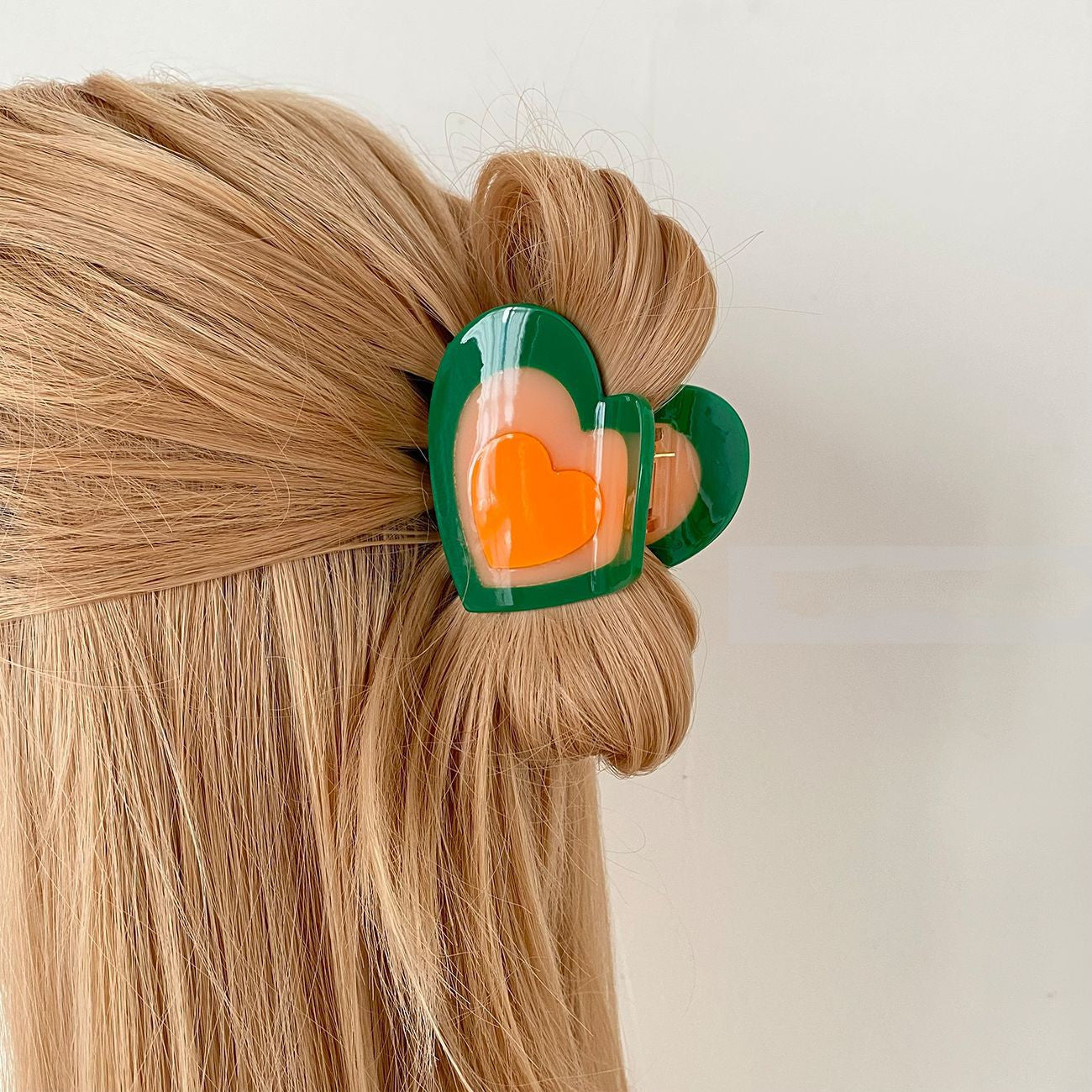 Retro Love Hair Punch